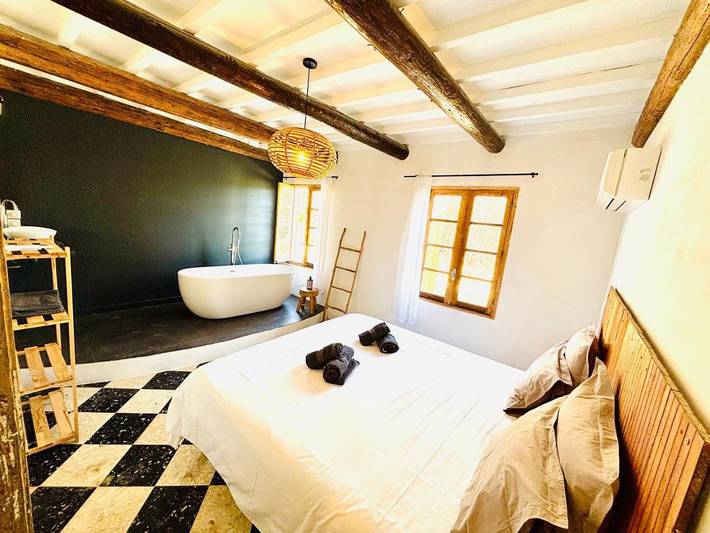 Location de vacances pour 4 personnes, avec piscine ainsi que vue et jardin, animaux acceptés à Quarante - 3