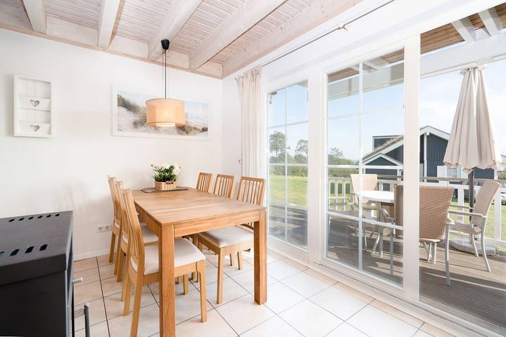 Ferienhaus für 6 Personen, mit Garten und Sauna sowie Whirlpool in Sierksdorf - 2