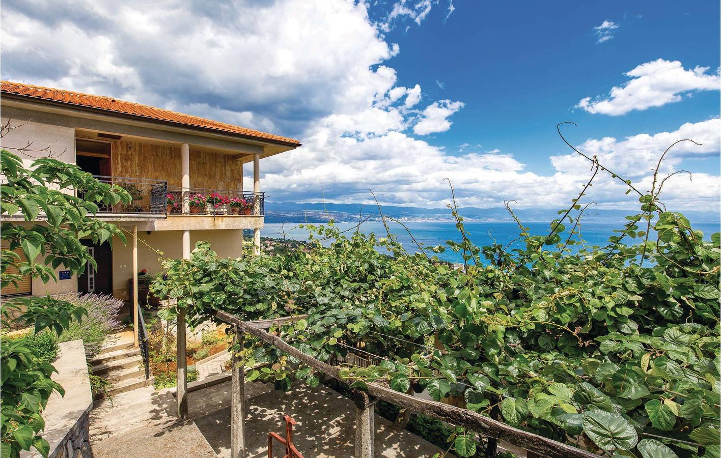 Cały apartament wypoczynkowy, Apartament wakacyjny dla 4 osób z taras in Lovran, Opatija Riviera