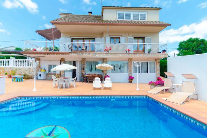 Casa rural para 9 personas, con Balcón además de Terraza y Jardín en Sils