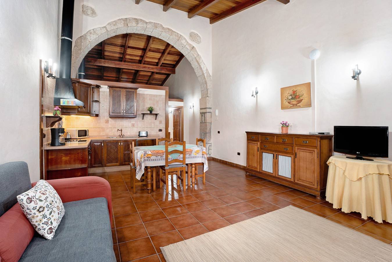 Apartamento entero, Apartamento vacacional 'Finca La Bonita Ap M2' con piscina, terraza compartidas y Wi-Fi in Arona , Tenerife Sur