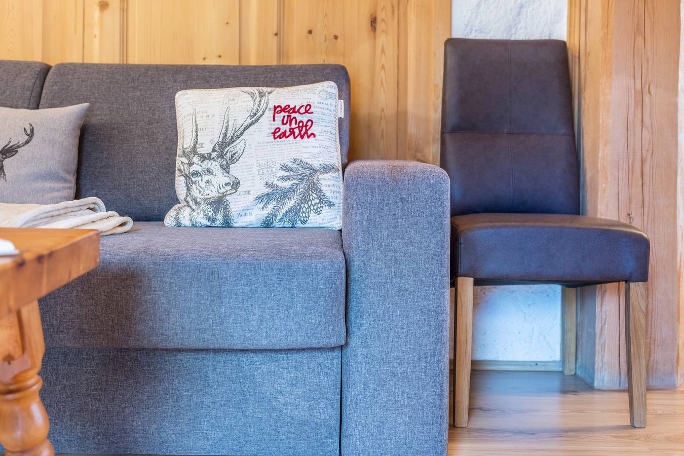 Ganze Wohnung, Ferienwohnung "Stofnerhof Turmgemach" mit Bergblick, privater Terrasse und Wlan in Sarntal, Sarntaler Alpen