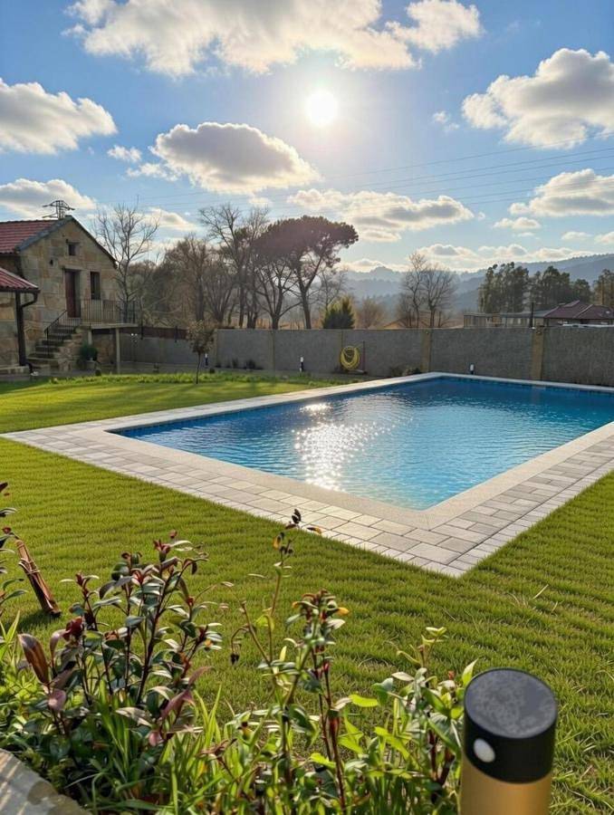 Location de vacances pour 4 personnes, avec vue ainsi que jardin et piscine à Pontevedra