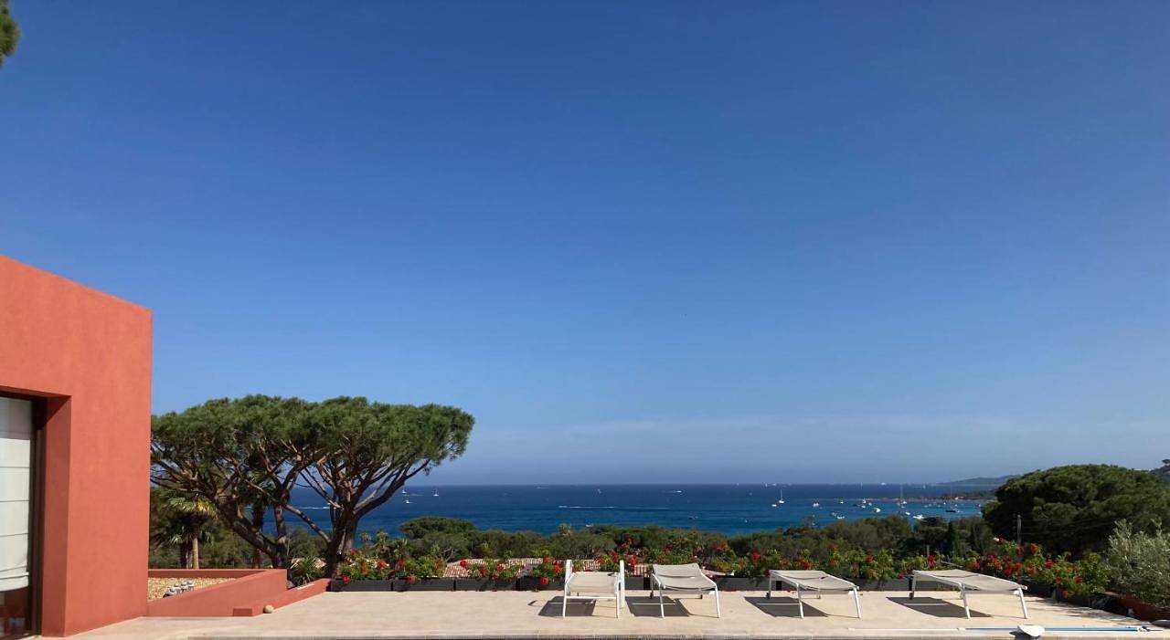 Chambres d'hôtes Vue Mer Mer à 2 min à pied in La Nartelle, Sainte-Maxime