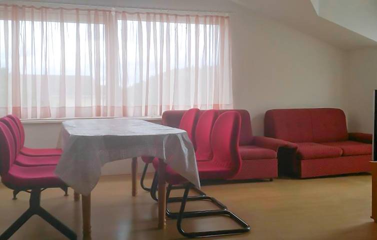 Ganze Ferienwohnung, Gemütliche Ferienwohnung mit Meerblick, Terrasse, WLAN und Parkplatz – 1,5 km vom Fluss Neretva entfernt in Rogotin, Dubrovnik-Neretva