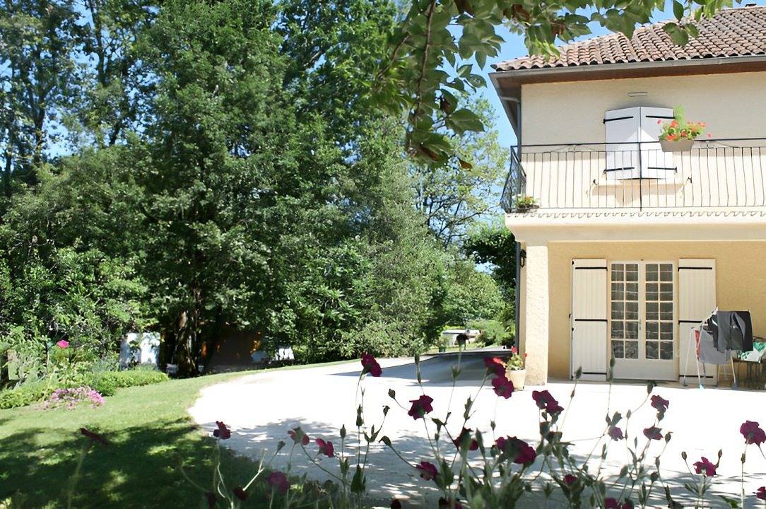 Appartement entier, L'Abeille proche de Sarlat in Marcillac-Saint-Quentin, Périgord Noir