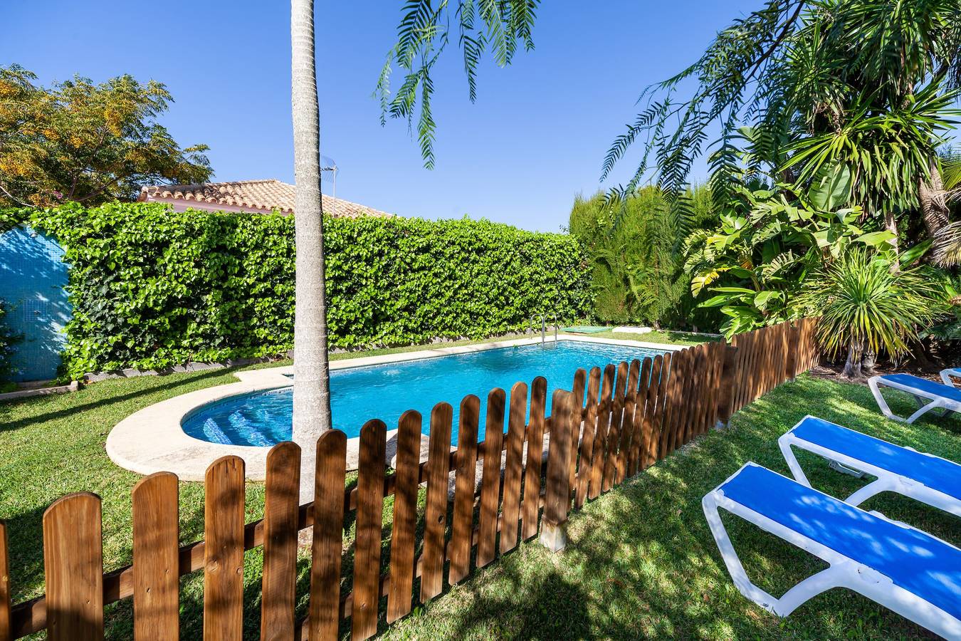 Casa de vacaciones "La Buganvilla" Para Familias Con Jardín y Gran Piscina in Fuente del Gallo, Conil de la Frontera