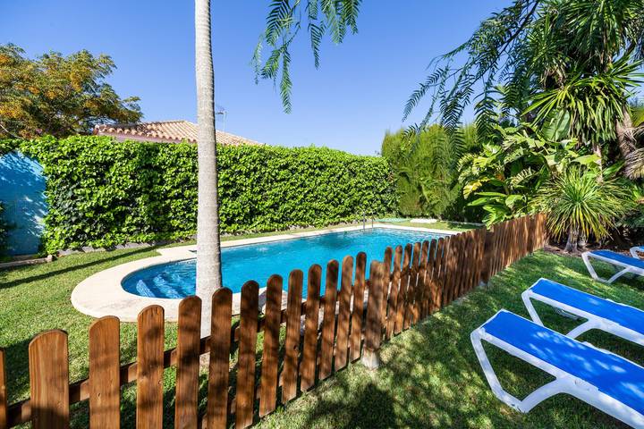 Ferienhaus "La Buganvilla" für Familien mit Garten und großem Pool in Fuente del Gallo, Conil de la Frontera