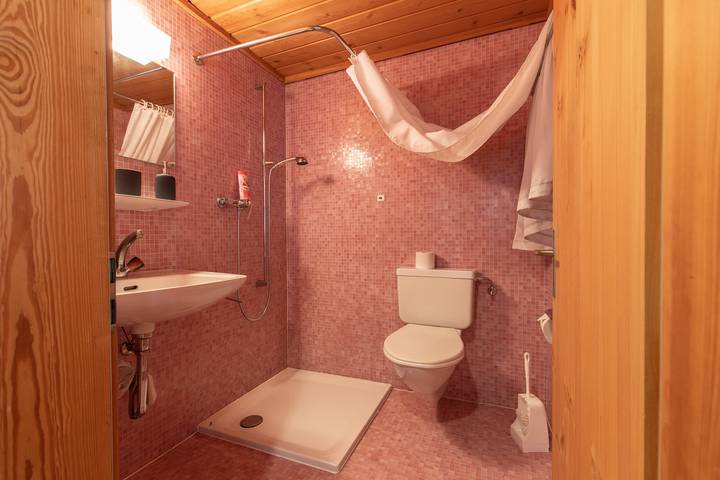 Ganzes Studio, Chasa Curasch: Gemütliche, Modern Eingerichtete, 1.5-Zimmer Ferienwohnung in Scuol, Unterengadin