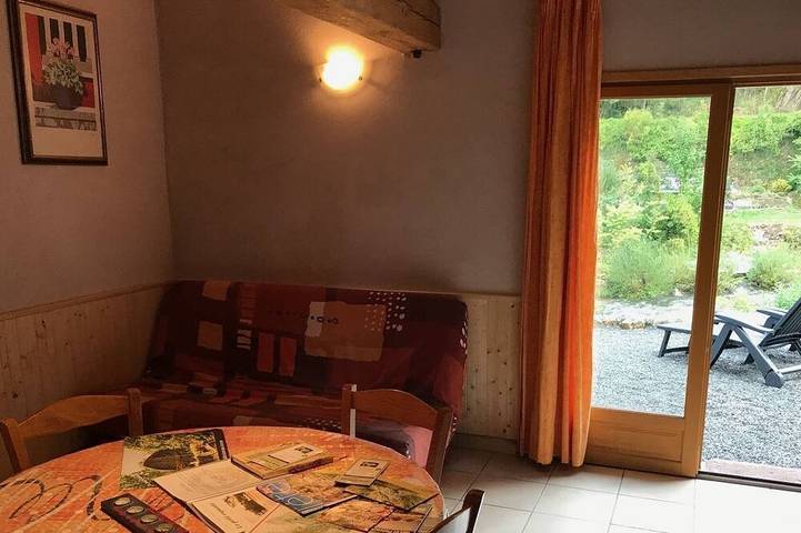 Location de vacances pour 8 personnes, avec terrasse et jardin à Le Bez - 4
