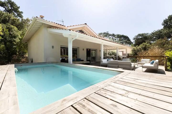 Villa pour 10 personnes, avec Terrasse ainsi que Jardin et Piscine dans Le Moulleau