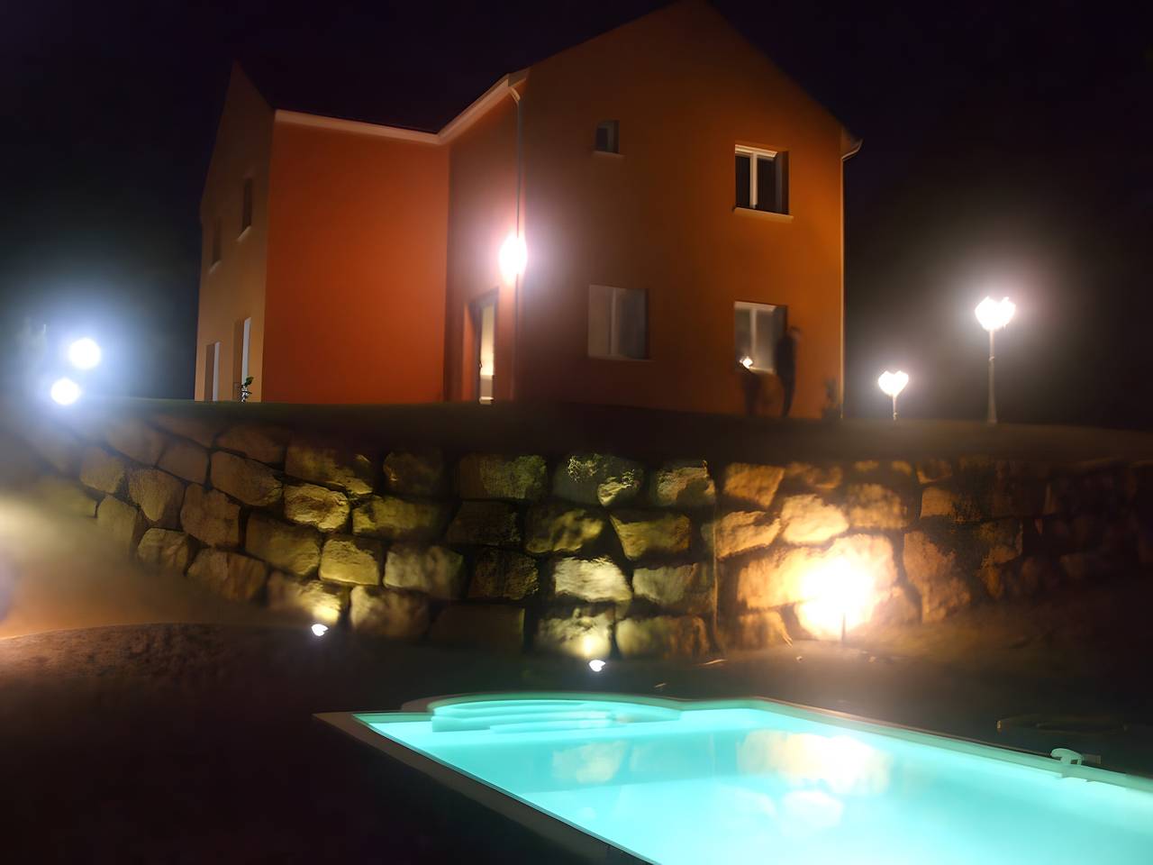 Chambre d’hôtes « Chambre Chocolat » avec piscine, terrasse partagées et Wi-Fi in Saint-André-d'Allas, Périgord Noir