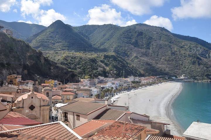 Location de vacances pour 4 personnes, avec Balcon à Scilla