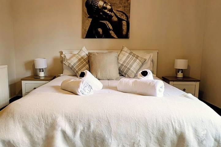 Entire apartment, Newly Renovated Apartment, Nairn. Minutes from Inverness & Infamous Whisky Trail in Highlands