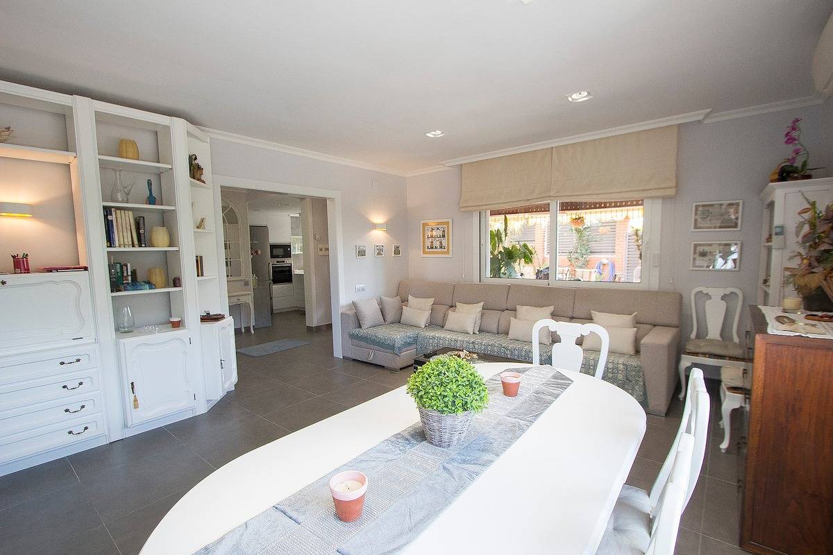 Mountain escape w/ amazing views just 25km to Bcn! in Torrelles de Llobregat, Baix Llobregat