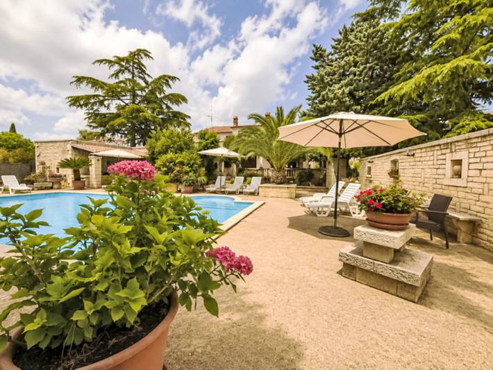 Ferienwohnung für 2 Personen, mit Garten und Pool