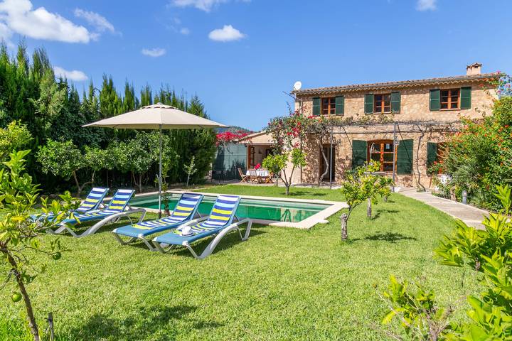 Luxus-Finca für 4 Personen, mit Terrasse und Garten, kinderfreundlich in Sóller