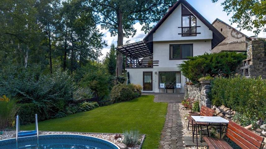 Location de vacances pour 6 personnes, avec jardin ainsi que piscine et vue à Tábor - 3