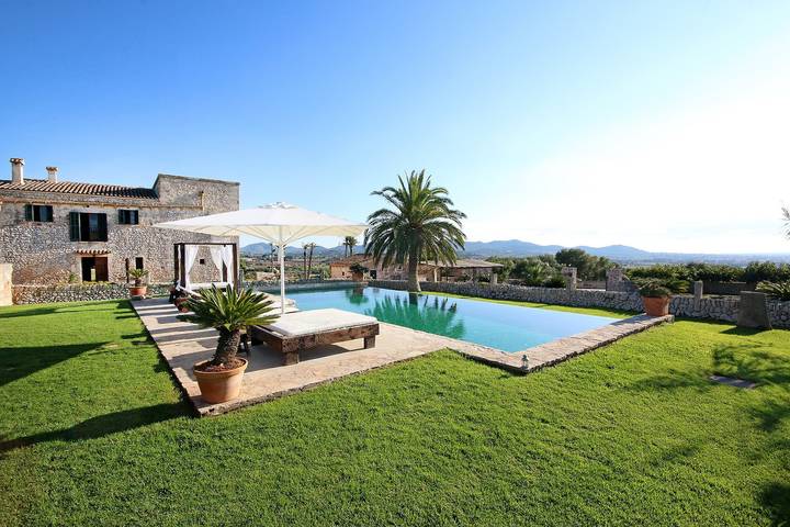 Finca für Gruppen für 12 Personen, mit Balkon und Garten, mit Haustier in Manacor
