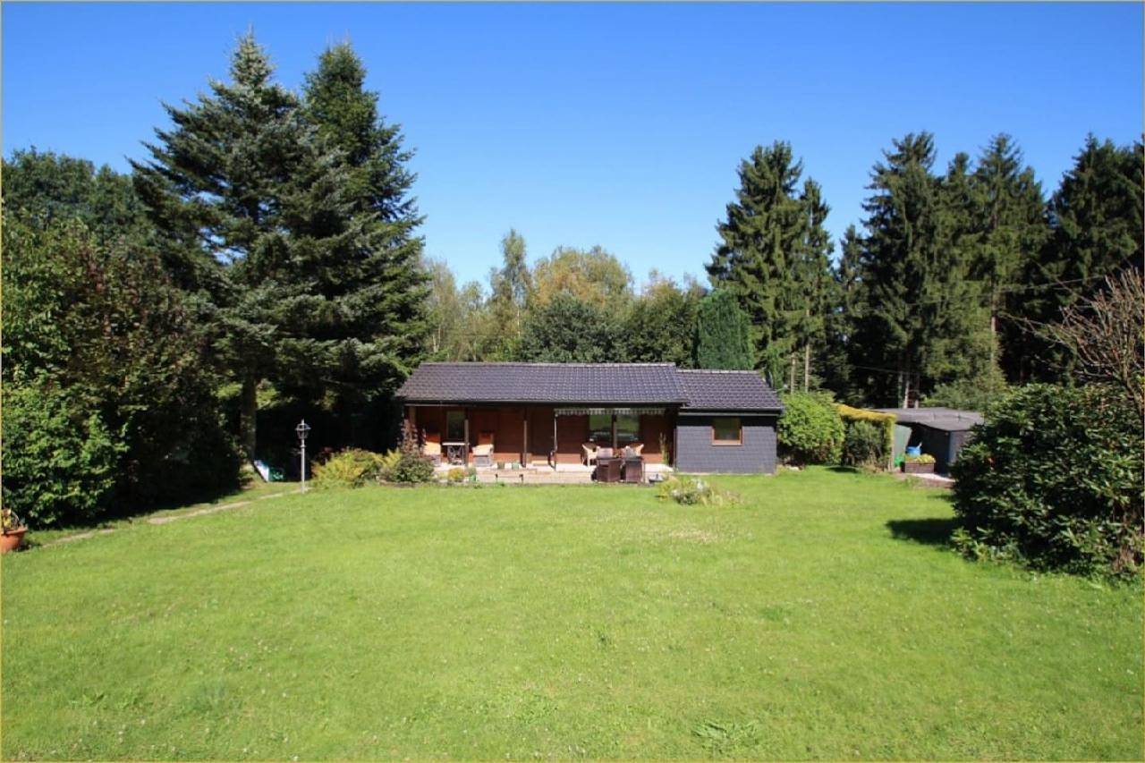 Ferienhaus in Oberlahr mit Großem Garten in Oberlahr, Flammersfeld und Umgebung