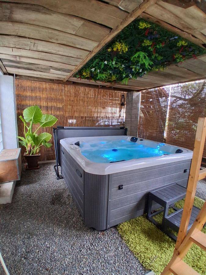 Maison de vacances pour 5 personnes, avec jacuzzi et terrasse