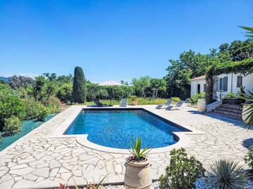 Holiday Home for 4 People in Cogolin, Provence-Alpes-Côte d'Azur, Photo 4