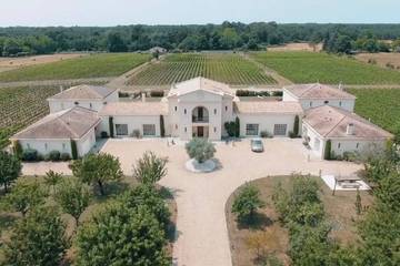 Château pour 2 personnes, avec sauna ainsi que piscine et jacuzzi en Gironde