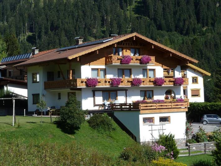 Ferienhaus für 2 Personen, mit Ausblick und Garten in Lermoos