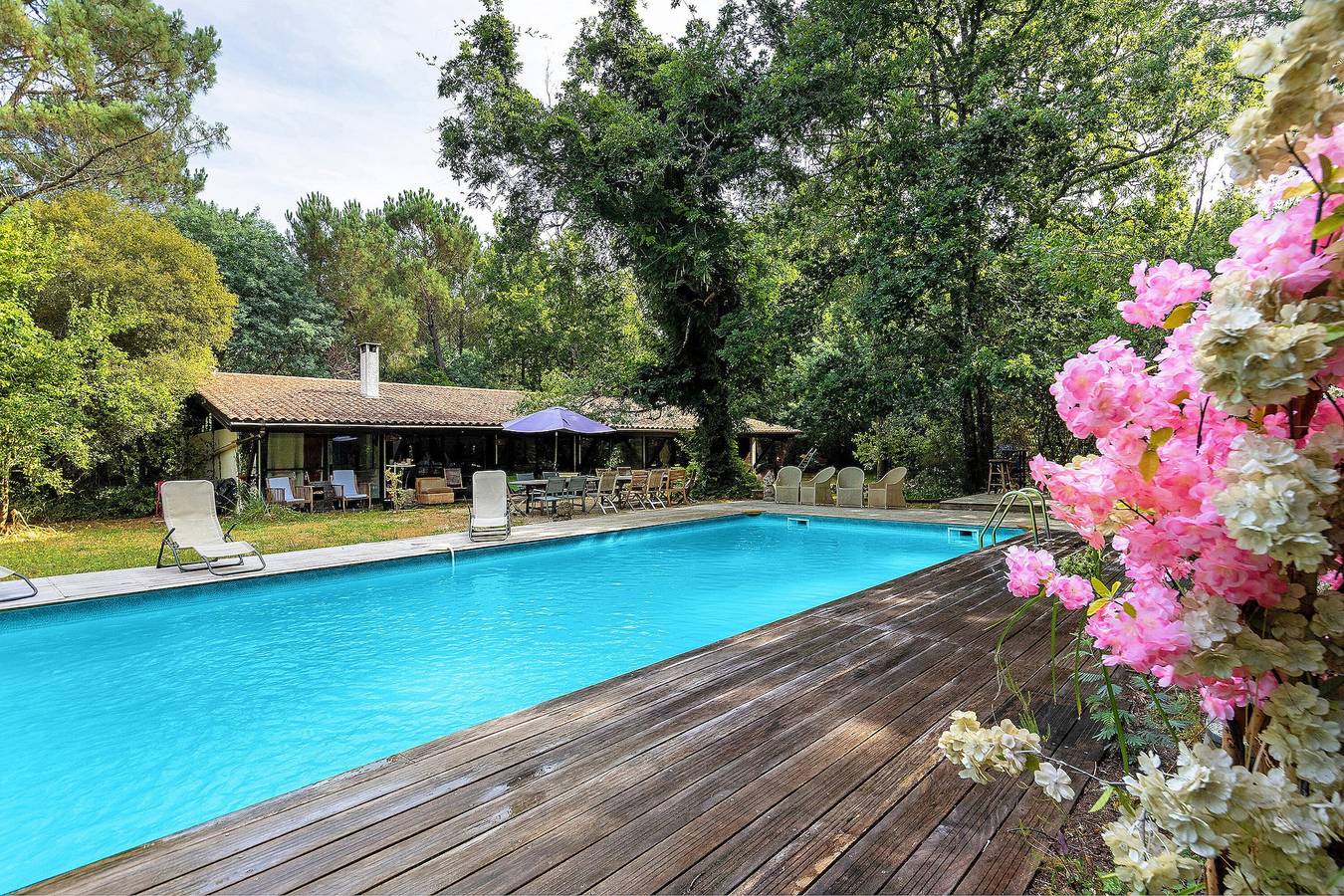 Maison de vacances 'Namasté' avec piscine privée, terrasse privée et Wi-Fi in Mérignac, Région de Bordeaux