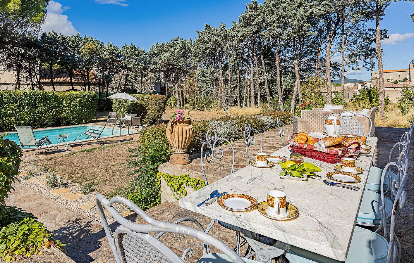 Laurens Wohnung mit Pool & Garten in Laurens, Mittelmeerküste (Frankreich)
