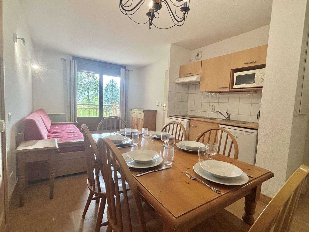 Entire apartment, Family apartment in Flumet with pool and parking in Flumet, Albertville region