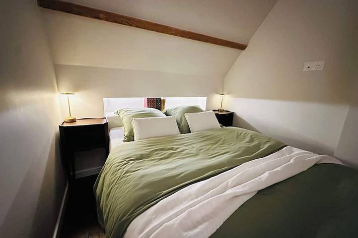 Ganze Wohnung, Elegant loft Apartment, Historic Valognes. Perfect for exploring normandy in Valognes, Côte de la Déroute