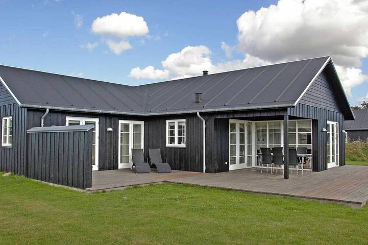 Ferienhaus für 8 Personen, mit Terrasse und Garten sowie Whirlpool und Sauna in Nysted