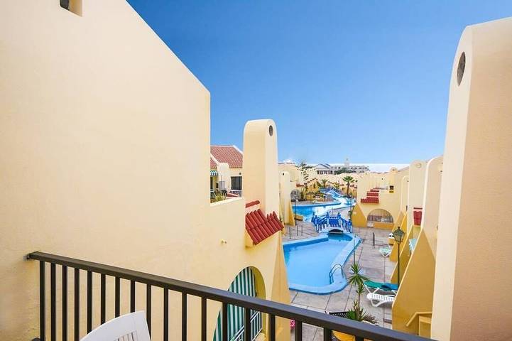 Apartment for 5 people, with garden and pool as well as balcony in Mare Verde