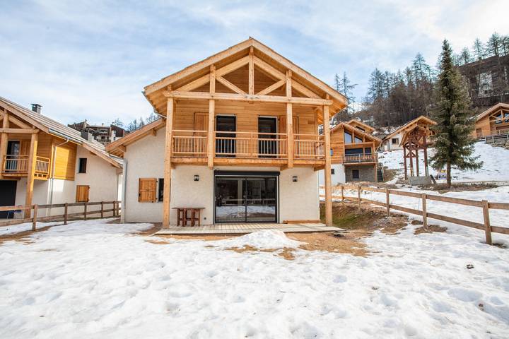 Chalet für 10 Personen, mit Balkon und Garten - 1