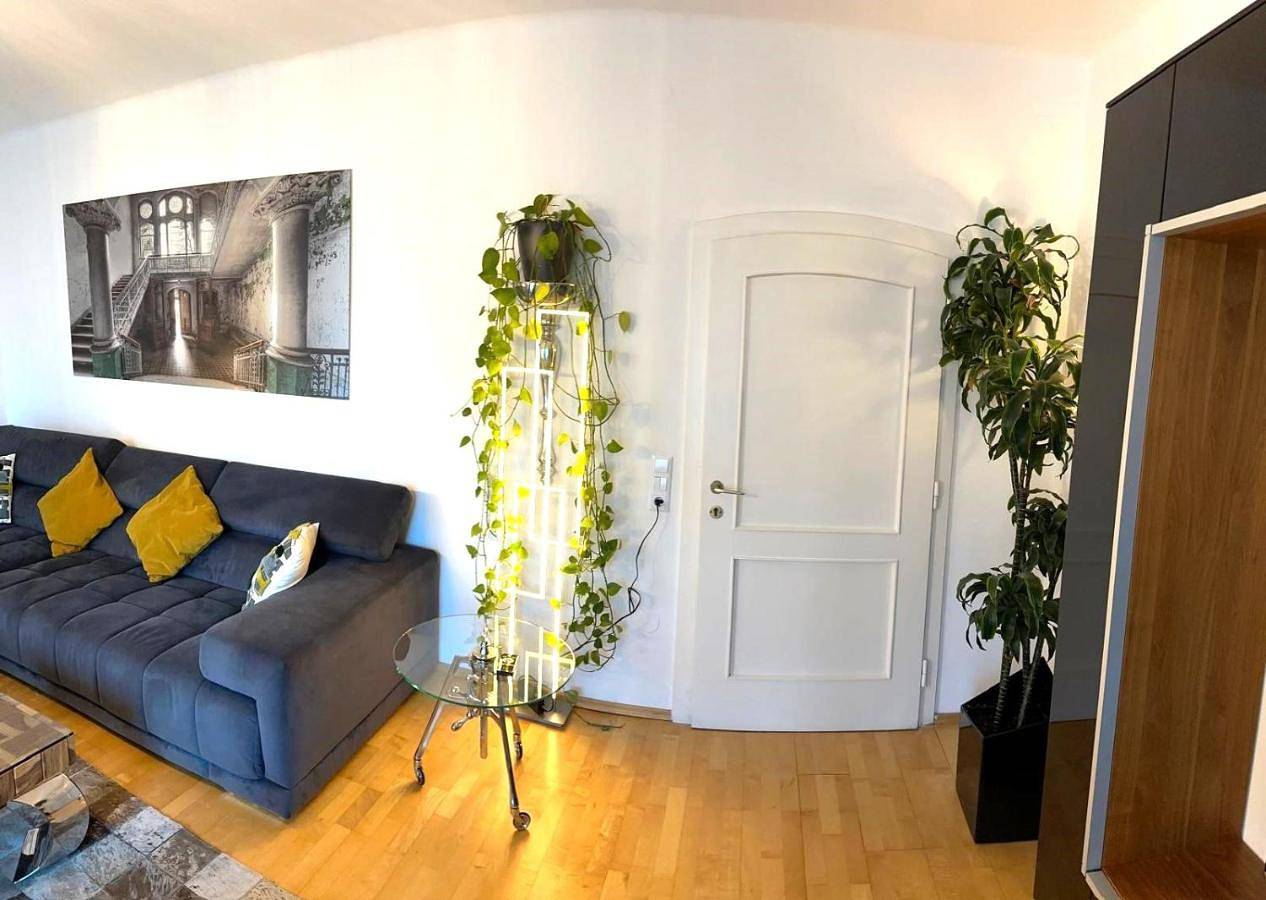 Ganze Wohnung, Haus Schmidhuber Ferienwohnung 2 mit Balkon und Bergblick in Großgmain, Bezirk Salzburg-Umgebung
