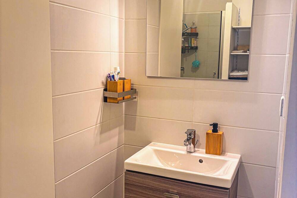 Appartement entier, Charmant T2 proche de toutes commodités in Sarrola-Carcopino, Région d'Ajaccio