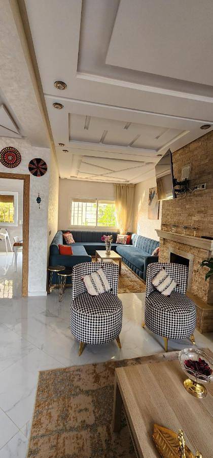 Location de vacances pour 19 personnes, avec terrasse ainsi que vue et piscine dans Imouzzer du Kandar - 2