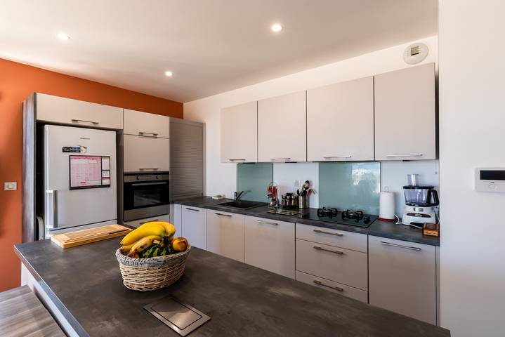 Gîte pour 4 personnes, avec jardin et terrasse à Pietrosella - 3