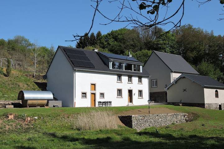 Ferienhaus für 6 Personen, mit Sauna und Whirlpool sowie Garten und Terrasse, mit Haustier