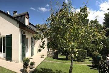 Gîte pour 4 personnes, avec piscine ainsi que terrasse et jardin à Lanne-en-Barétous