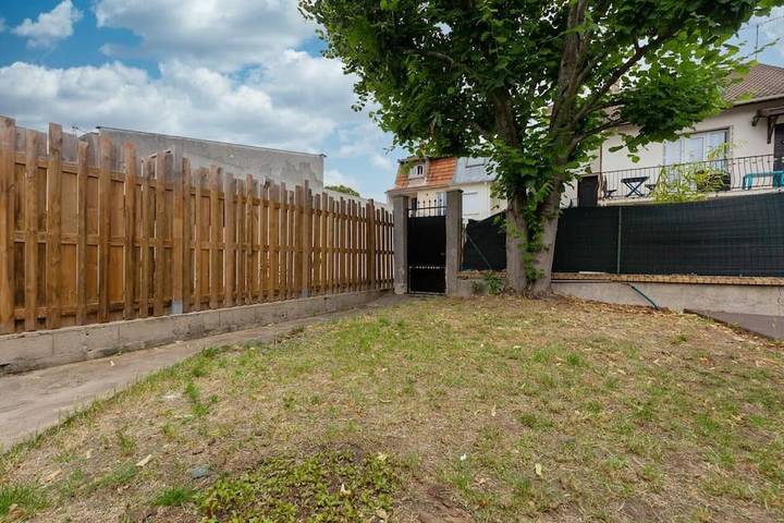 Gîte pour 4 personnes, avec terrasse ainsi que jardin et vue à Sainte-Geneviève-des-Bois - 2
