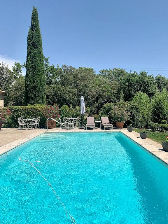 Chambres d'hôtes Colimbou - Chambre Argento in Cabrières-d'Avignon, Parc naturel régional du Luberon