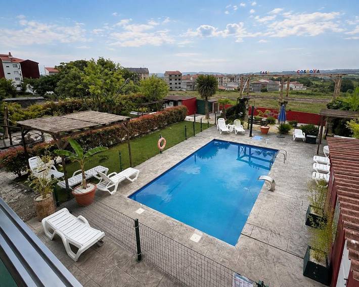 Casa de huéspuedes para 2 personas, con Jardín y Piscina en Arzúa