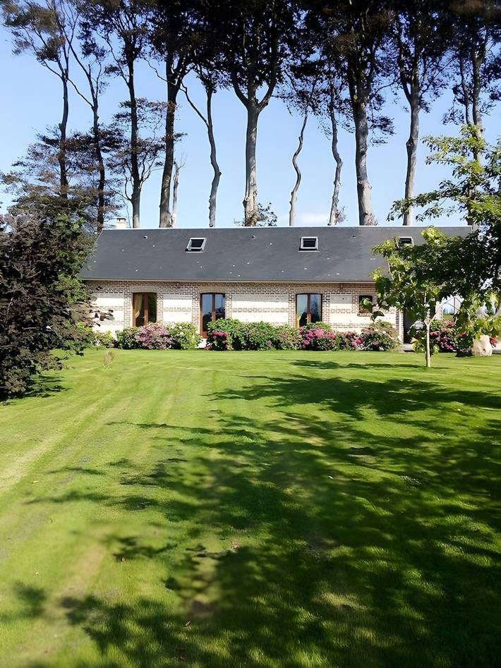 Maison de vacances 'Loue La Campagne' avec terrasse privée, jardin privé et Wi-Fi in Sainte-Hélène-Bondeville, Région du Havre