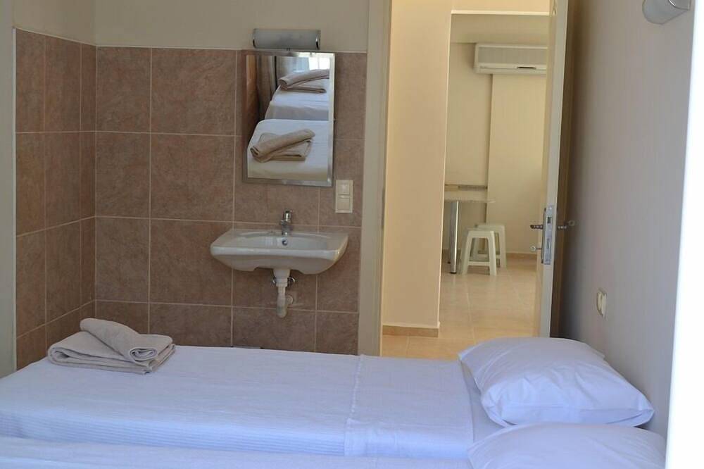 Ganze Wohnung, Erdgeschosswohnung auf einem privaten Komplex mit Gärten und Schwimmbad in Fethiye, Türkische Ägäis