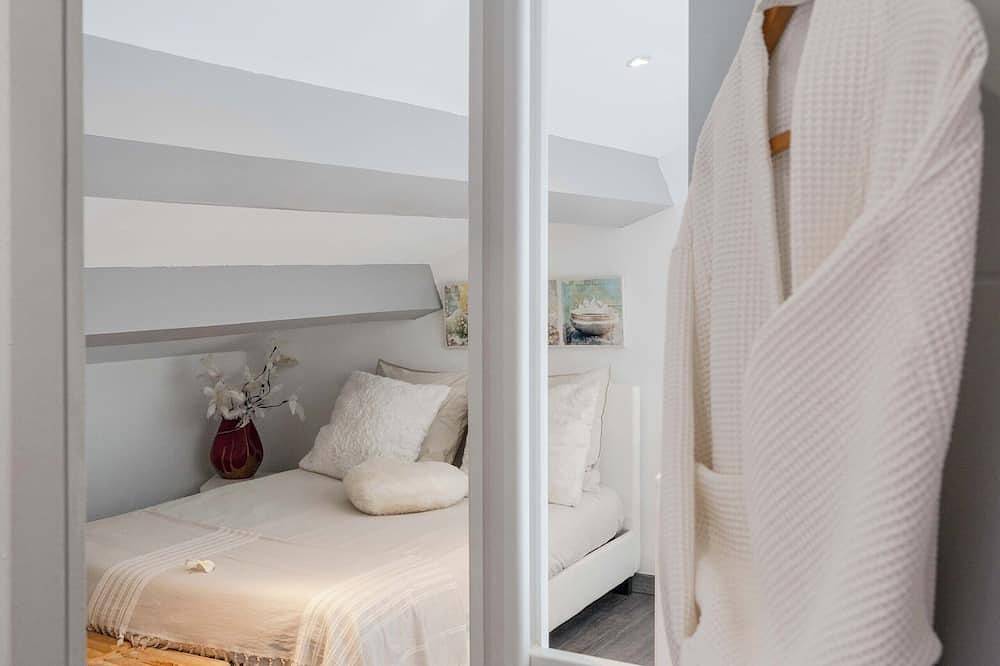 Heated pool house 200 mins from the beaches. in Rayol-Canadel-sur-Mer, Draguignan region