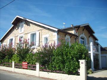 Cottage pour 3 personnes, avec vue ainsi que jardin et piscine, animaux acceptés à Saint-Laurent-des-Vignes