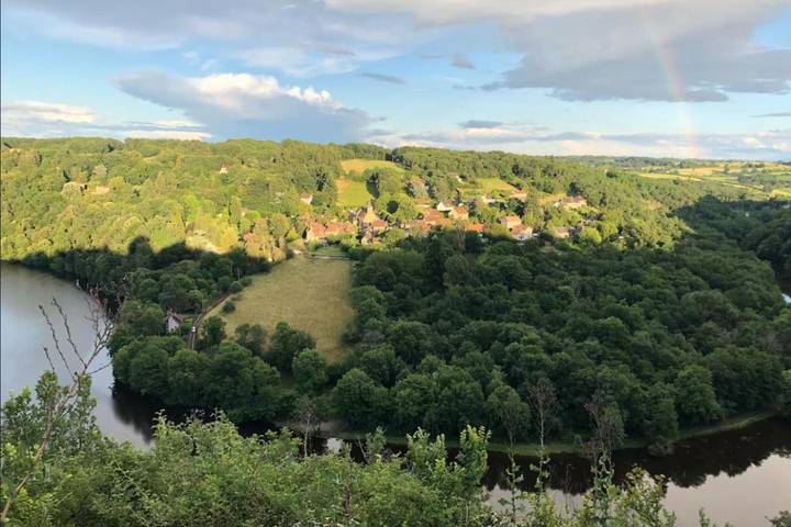 Location de vacances pour 6 personnes, avec terrasse et jardin à Ceaulmont - 4