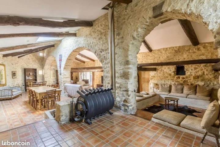 Location de vacances pour 10 personnes, avec jardin ainsi que vue et piscine, animaux acceptés à Aumelas - 3